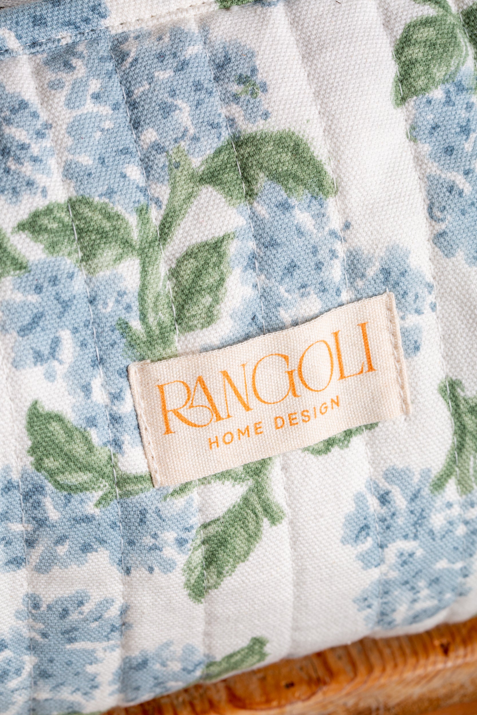 תיק רחצה ואיפור הורטנזיה כחולה | בעבודת יד