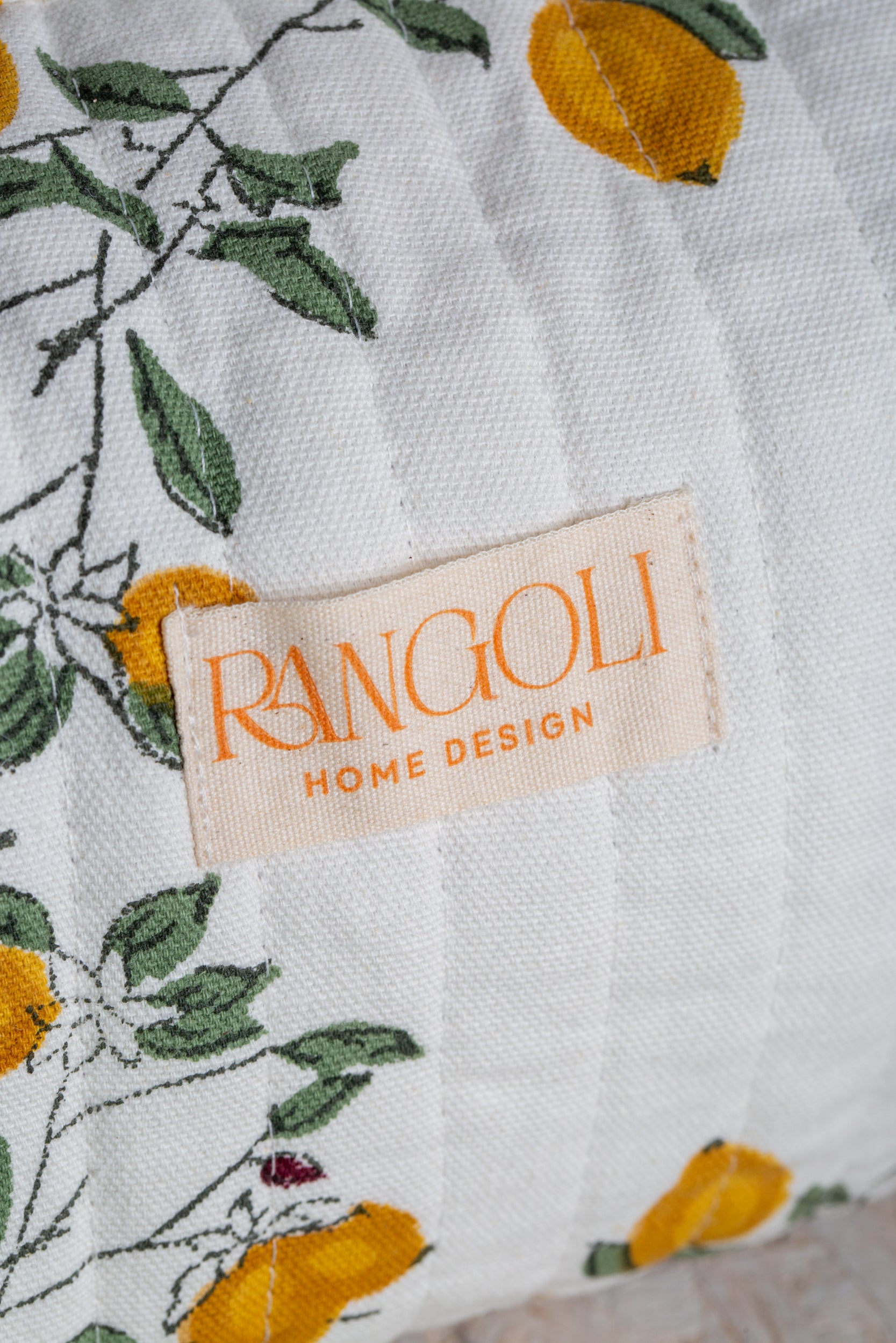 תיק רחצה ואיפור ״לימונים״ | בעבודת יד