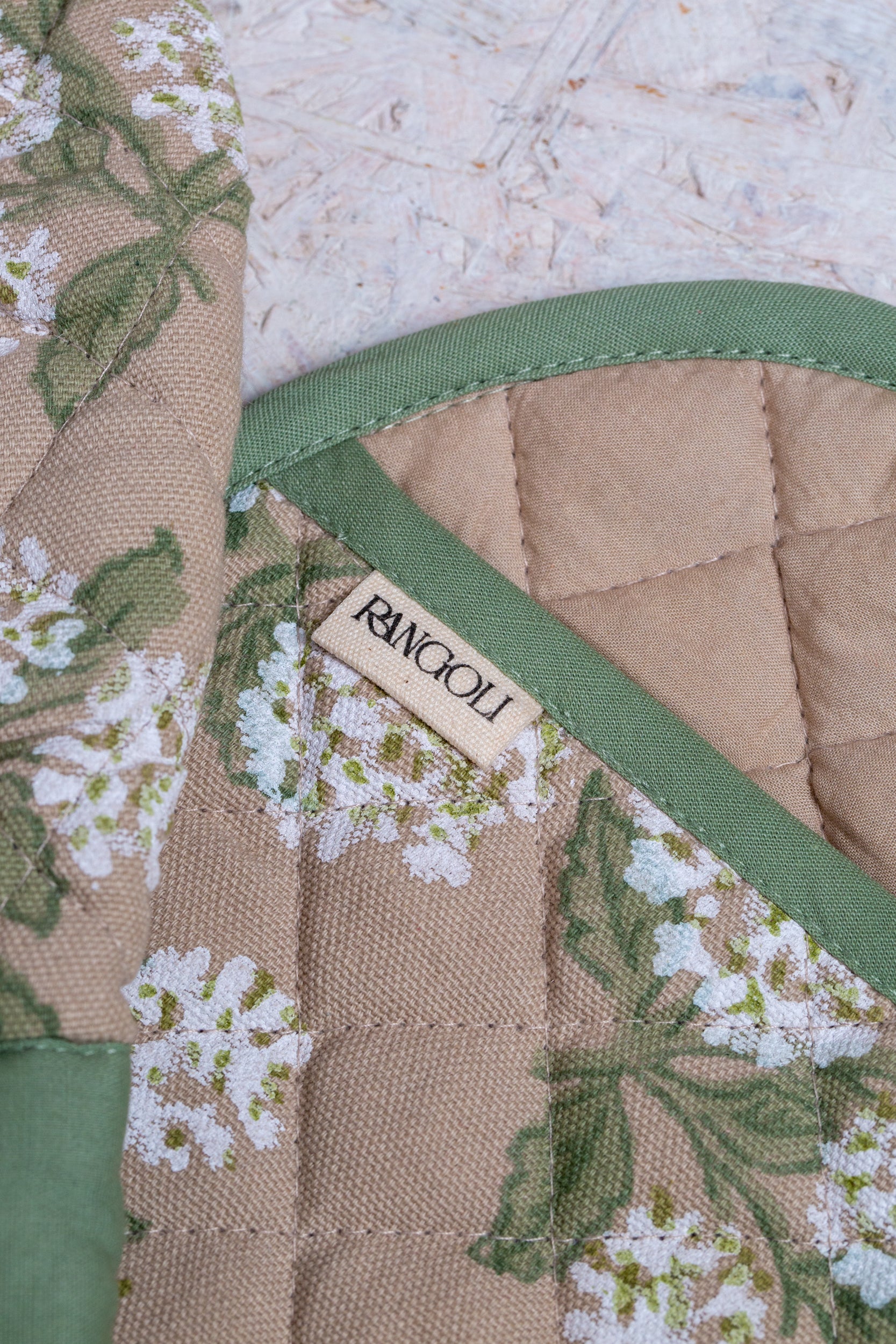 תחתית לסיר הורטנזיה לבנה | בעבודת יד