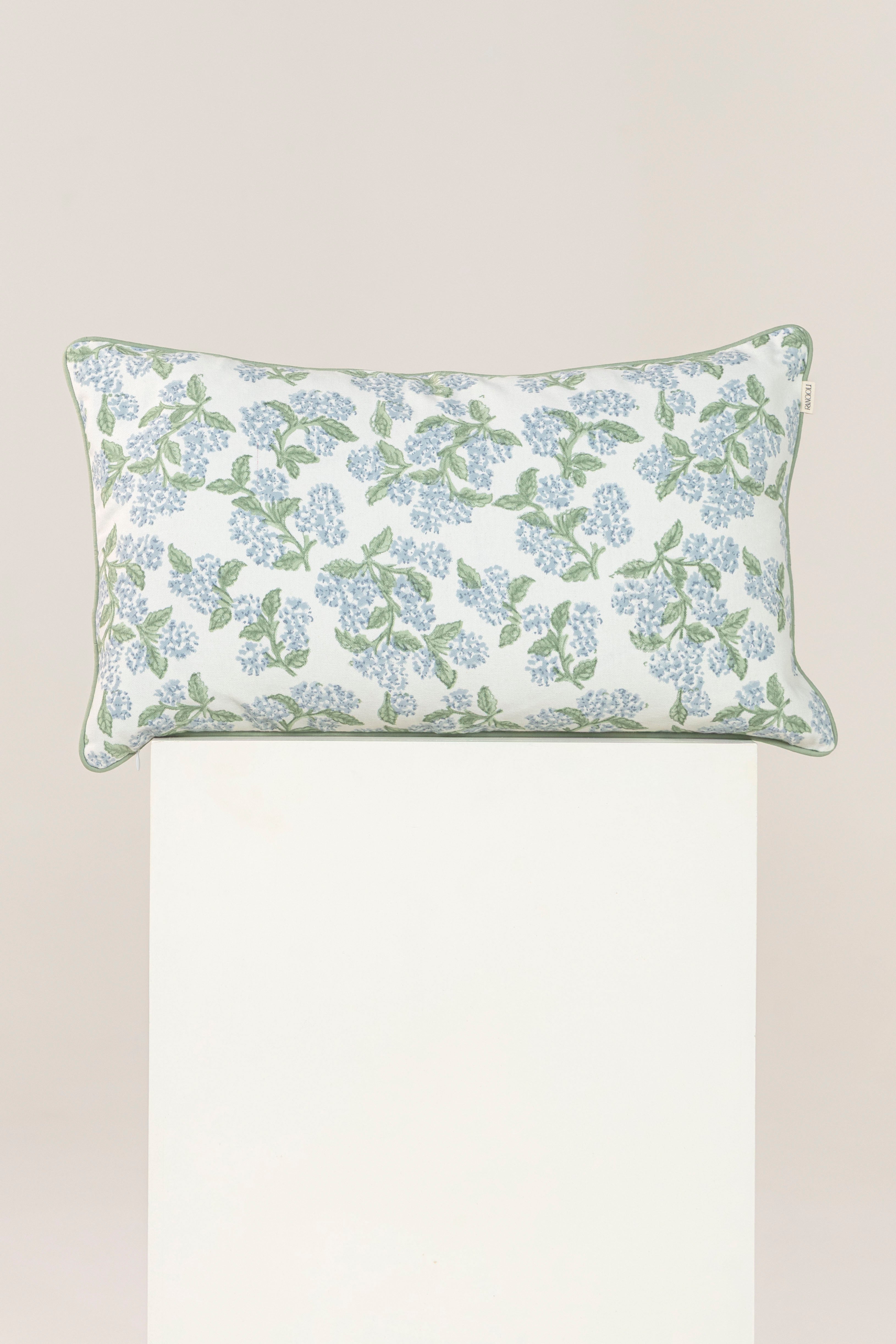 כרית נוי הורטנזיה כחולה | בעבודת יד