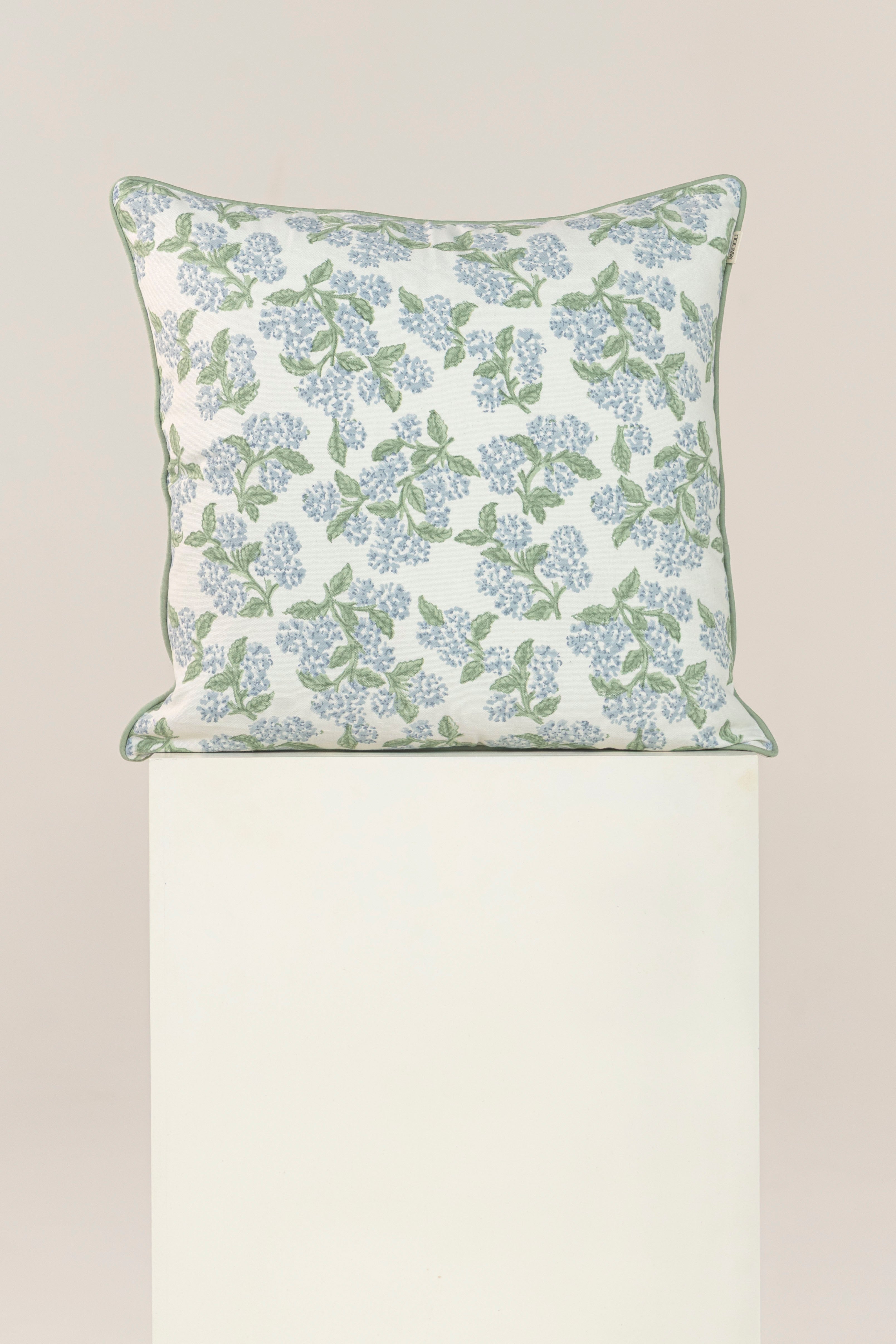 כרית נוי הורטנזיה כחולה | בלעדי למכירה של נתנאלה