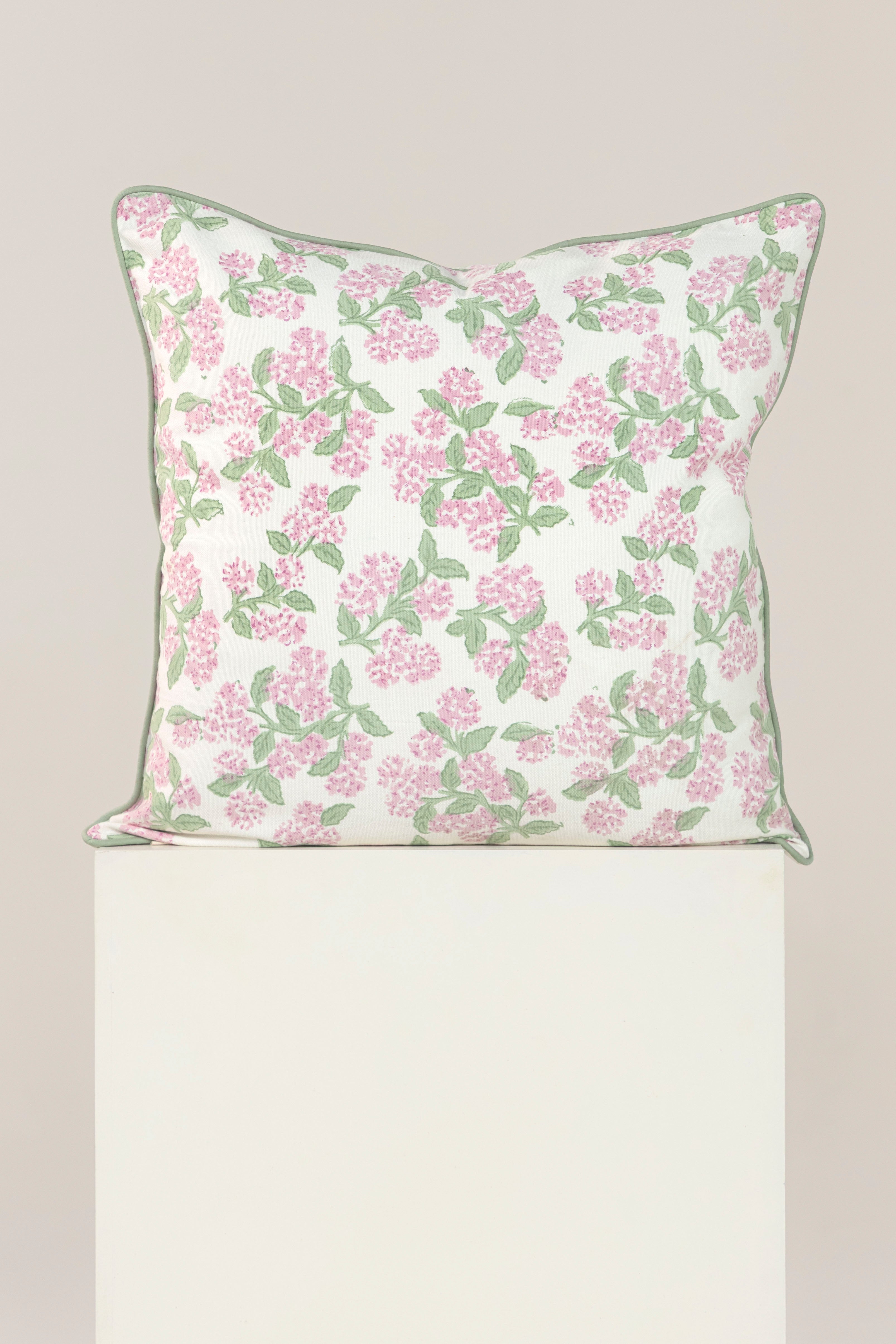 כרית נוי הורטנזיה ורודה | בעבודת יד