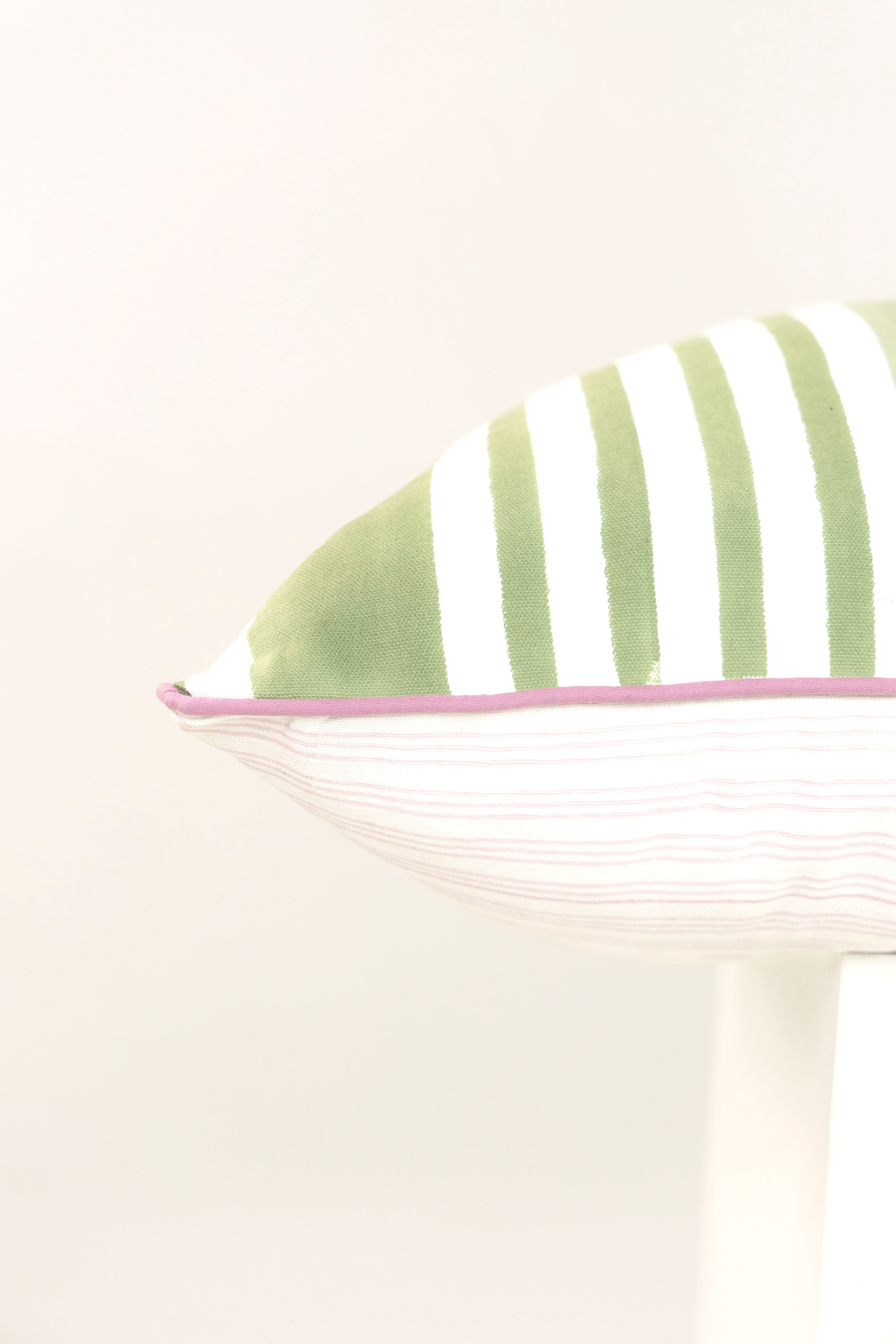 כרית נוי Stripes | בלעדי למכירה של נתנאלה