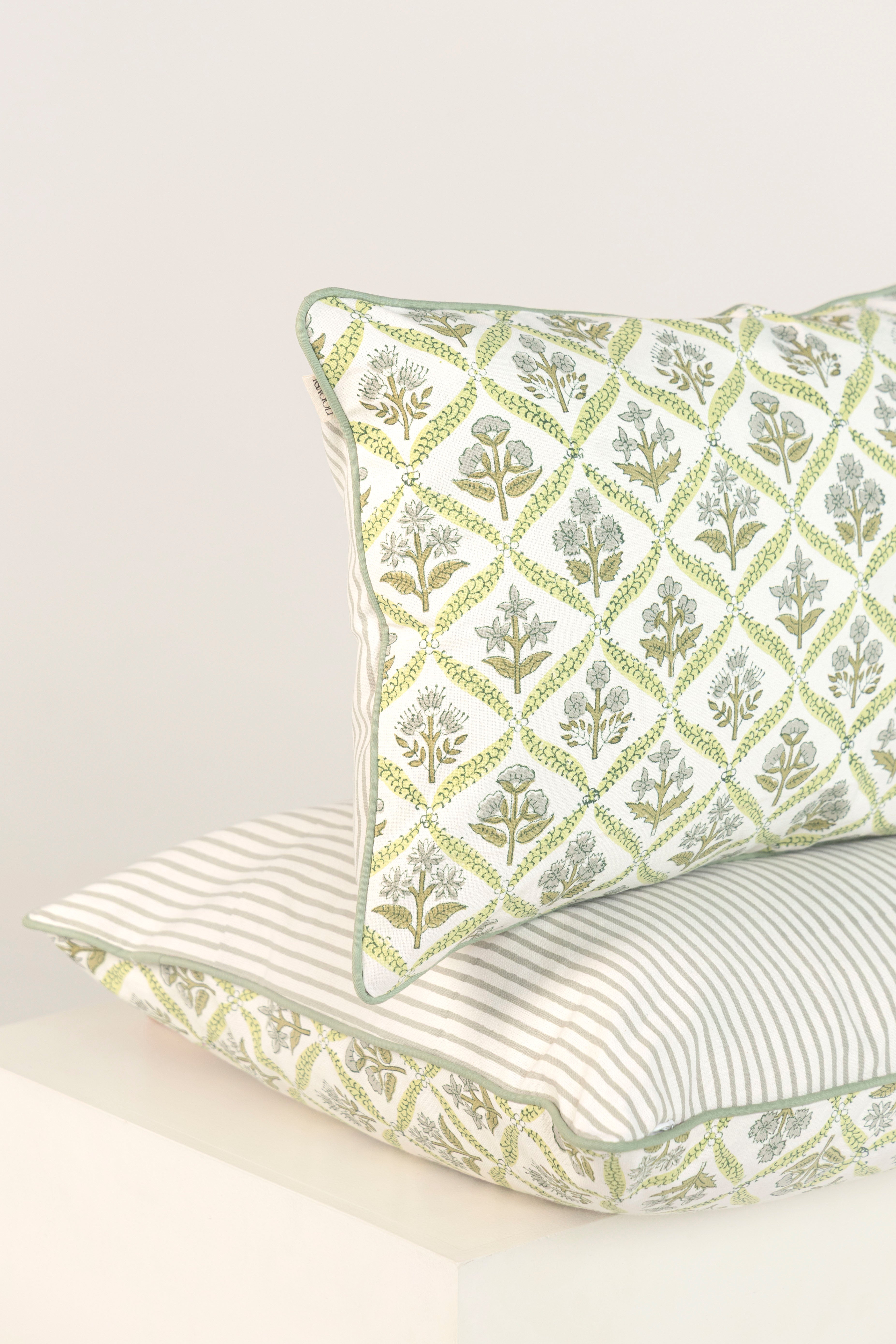 כרית נוי קלייר | בעבודת יד