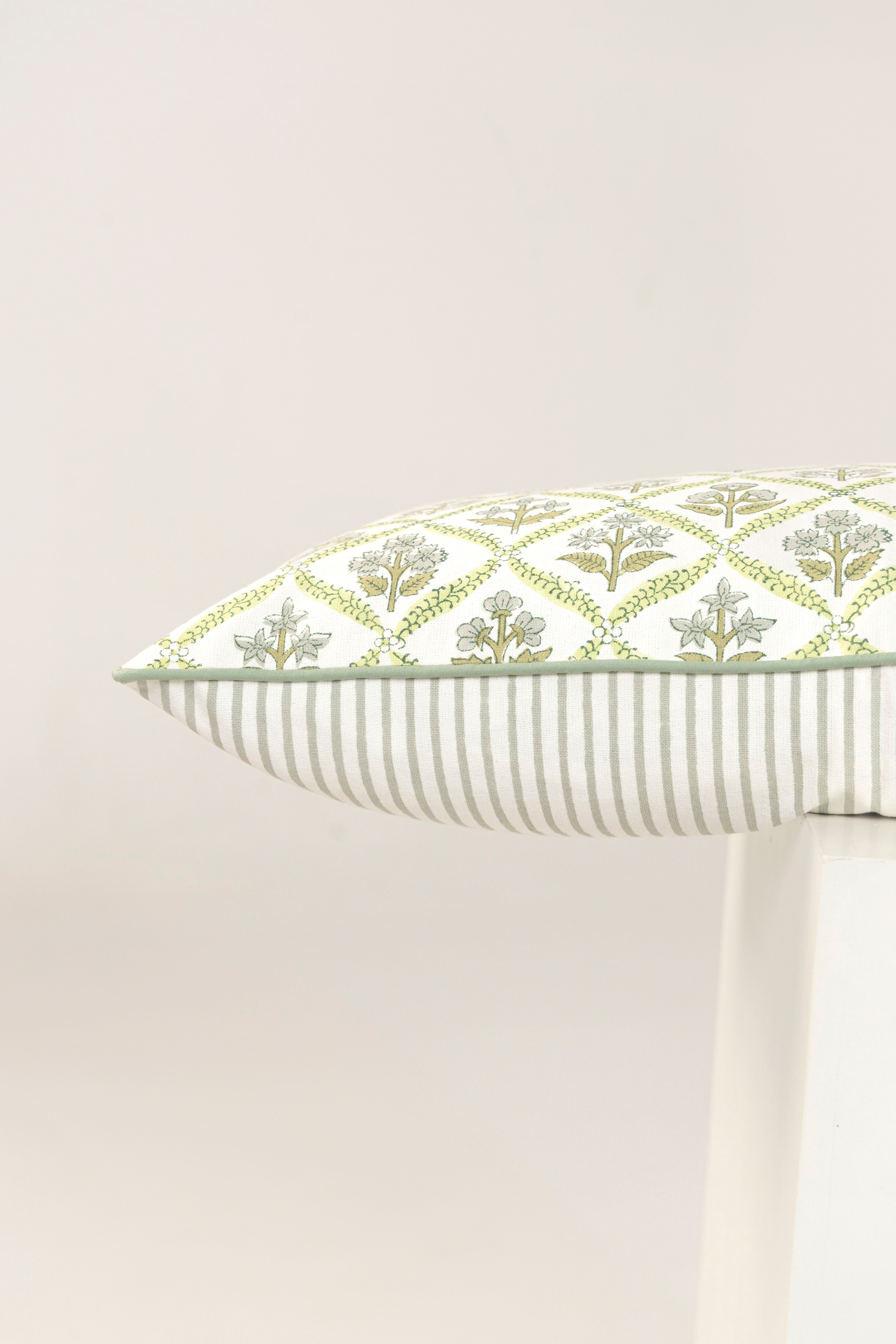 כרית נוי קלייר | בעבודת יד