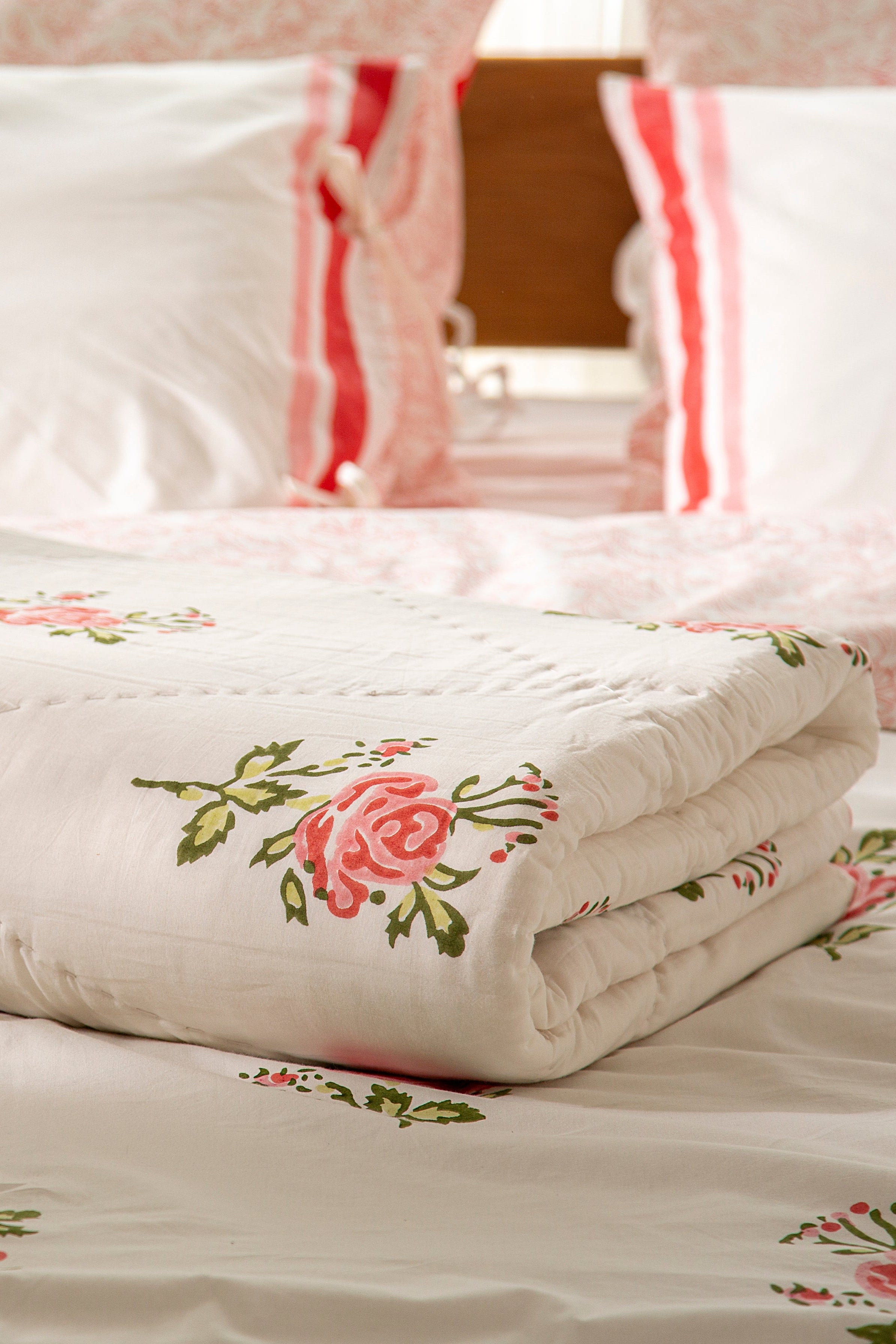 שמיכת קווילט ״ורד״ | בעבודת יד | 100% כותנה