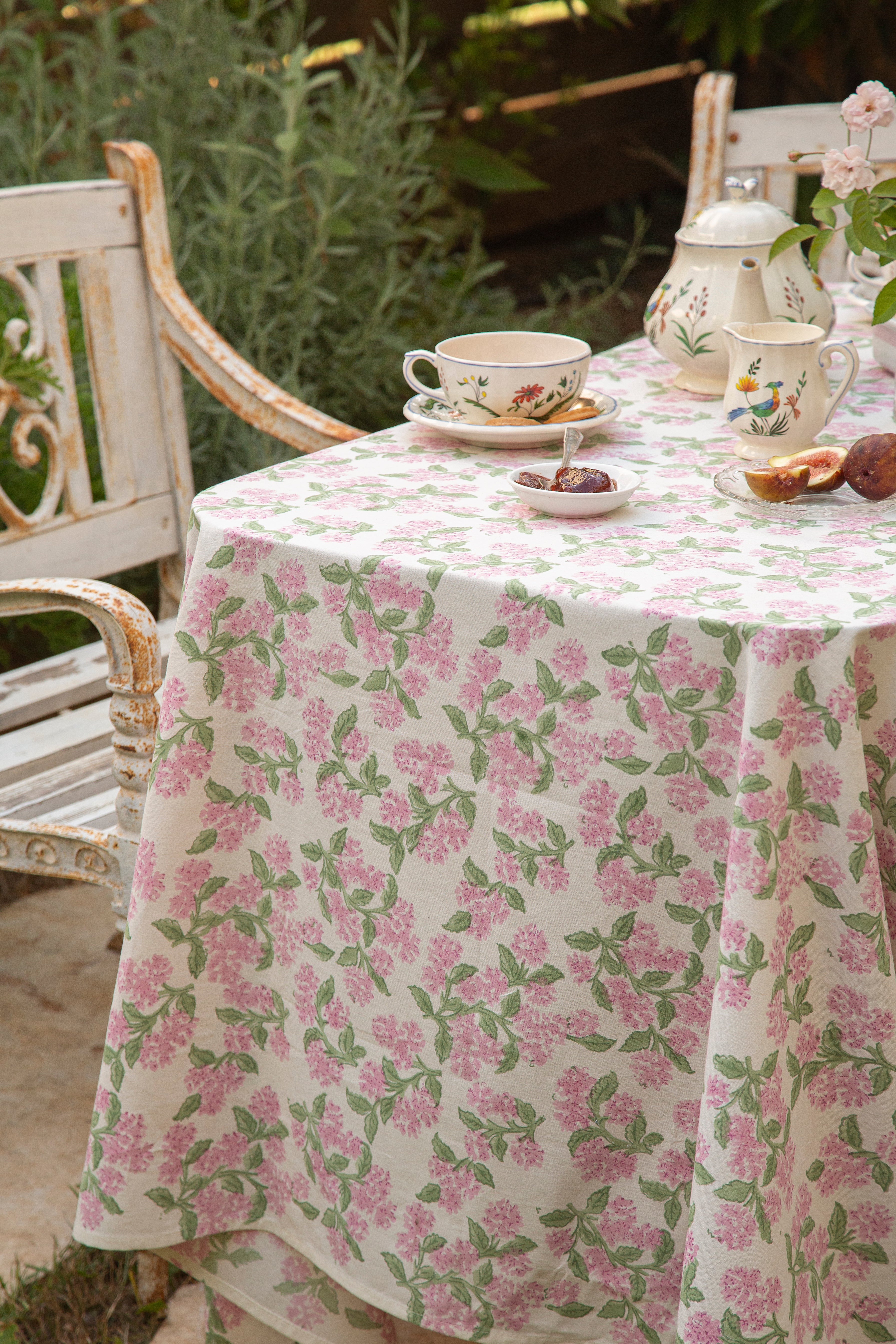 מפה לשולחן הורטנזיה ורודה | בעבודת יד