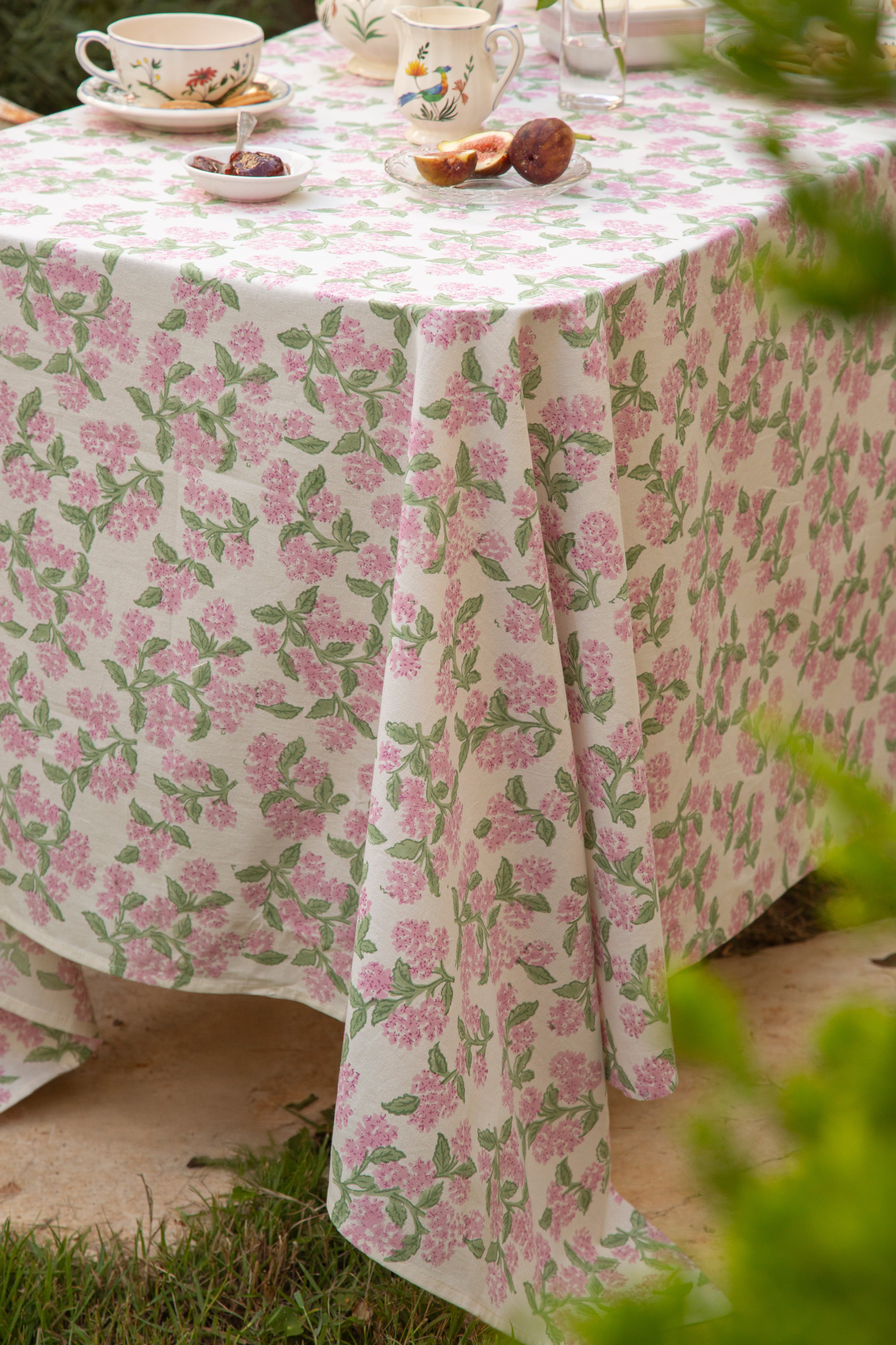 מפה לשולחן הורטנזיה ורודה | בעבודת יד