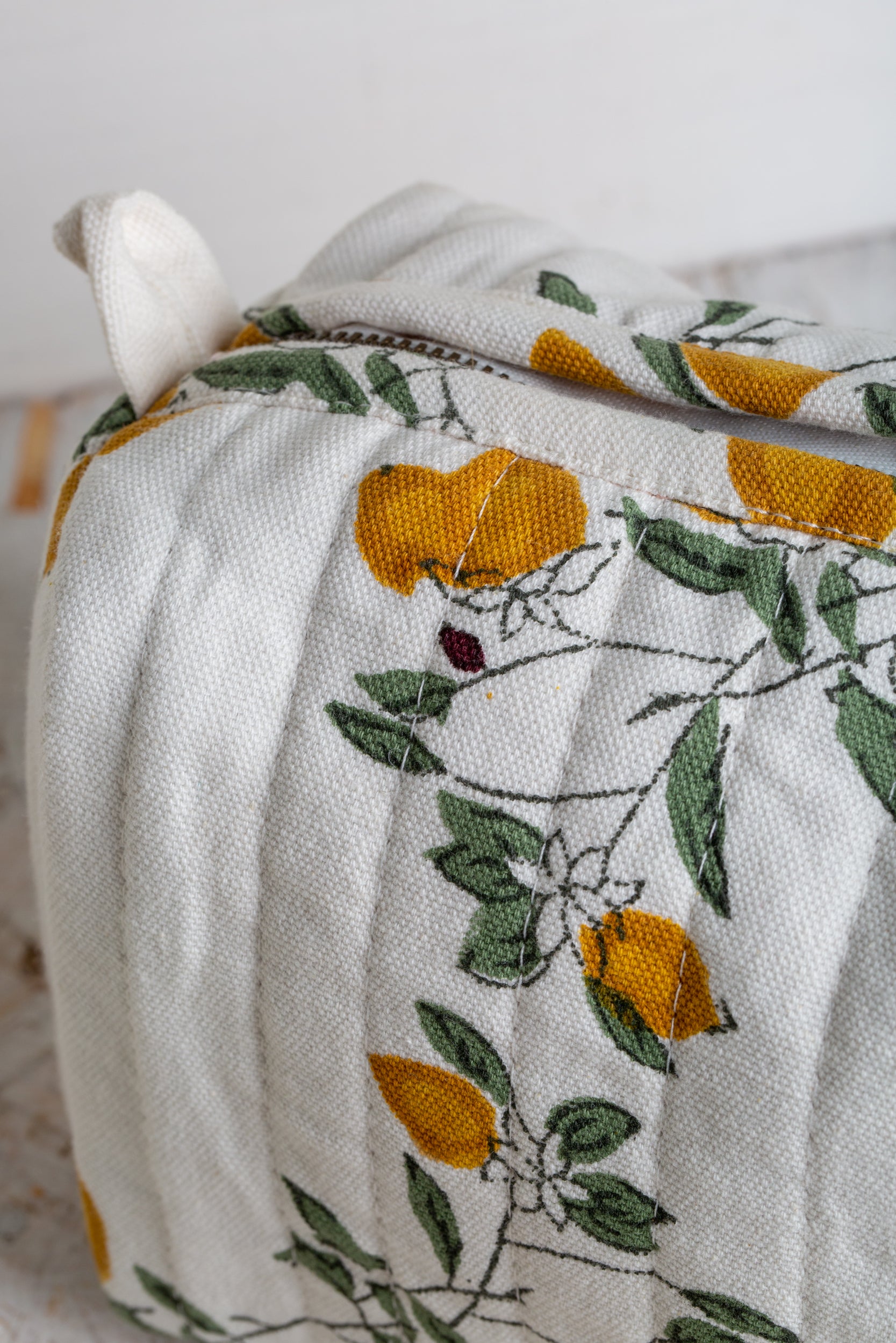 תיק רחצה ואיפור ״לימונים״ | בעבודת יד