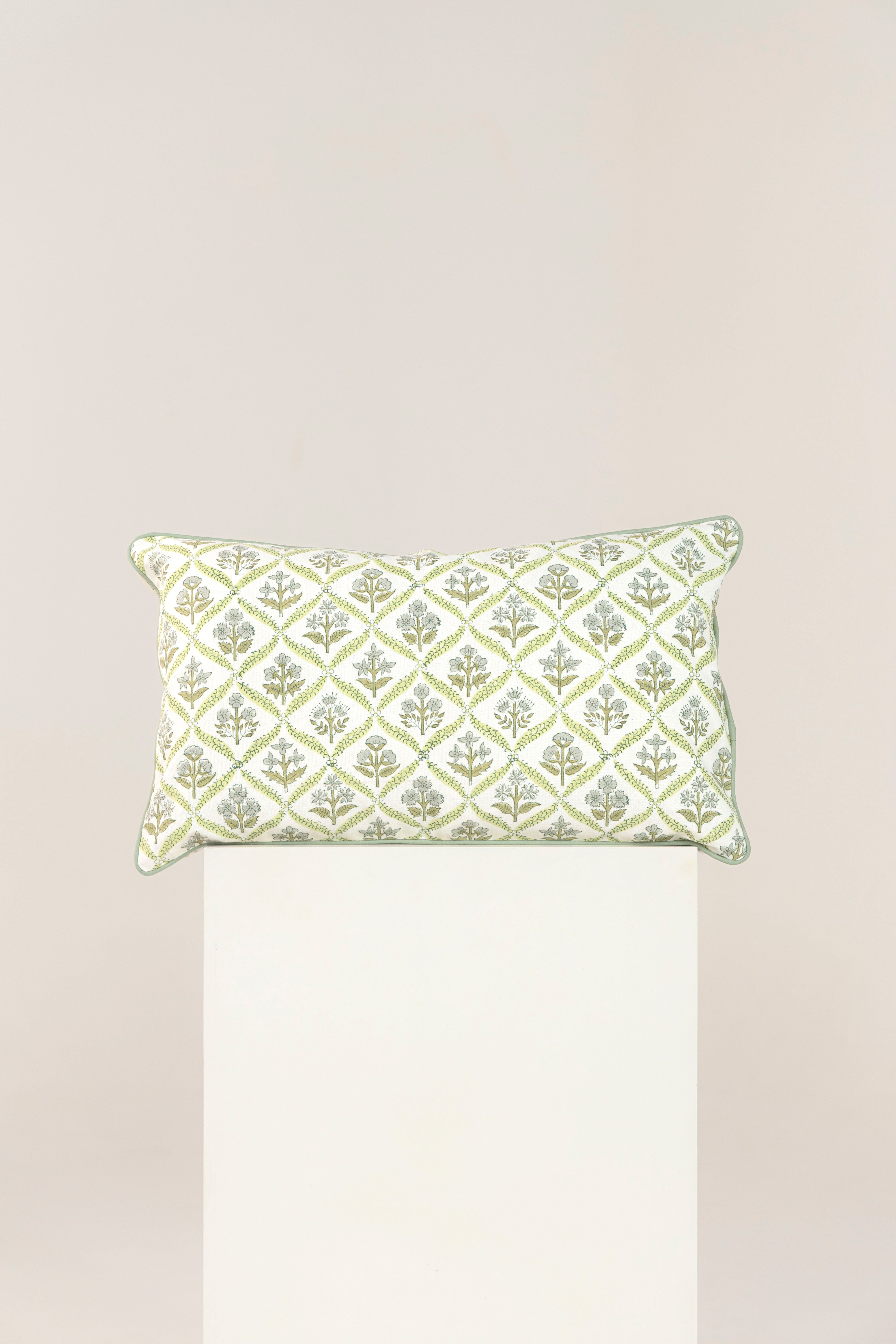 כרית נוי קלייר | בלעדי למכירה של נתנאלה