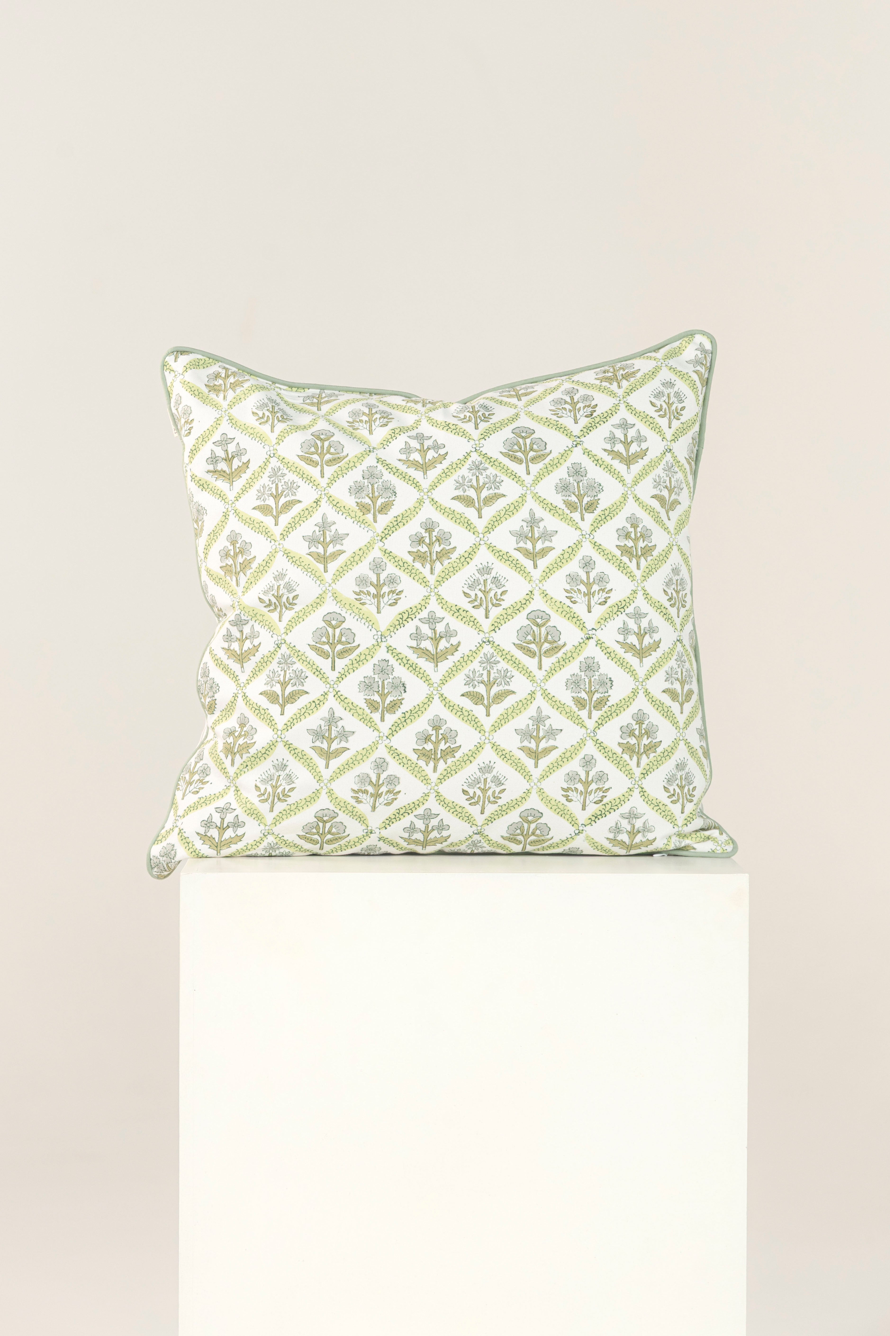 כרית נוי קלייר | בלעדי למכירה של נתנאלה